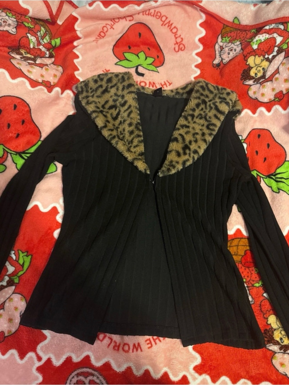 SHEIN Black Ribbed Cardigan with Leopard Faux-Fur Collar